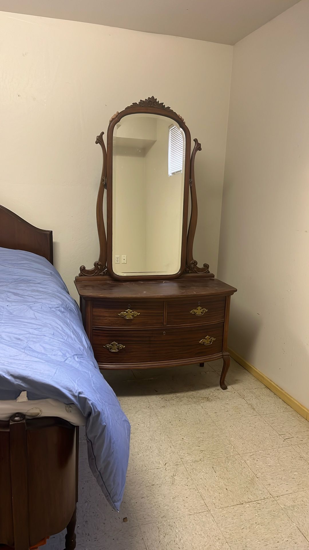 1930’s Antique Dresser, Mirror & Matching Bed