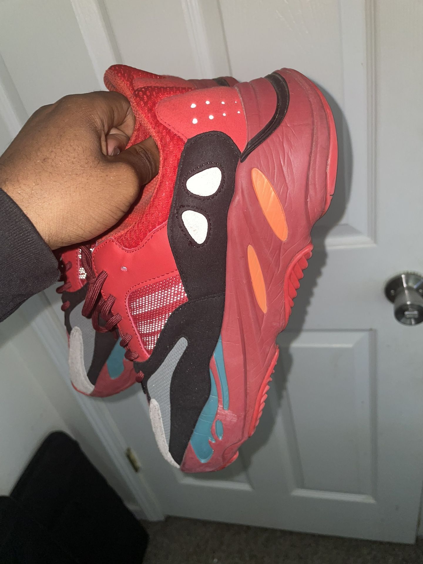 adidas Yeezy Boost 700 Hi-Res Size 9.5