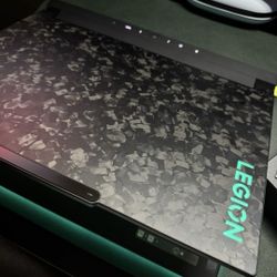 Lenovo LEGION 9i 16IRX8 16 i9-

13980HX GeForce RTX 4080 32GB RAM

2TB SSD Notebook
