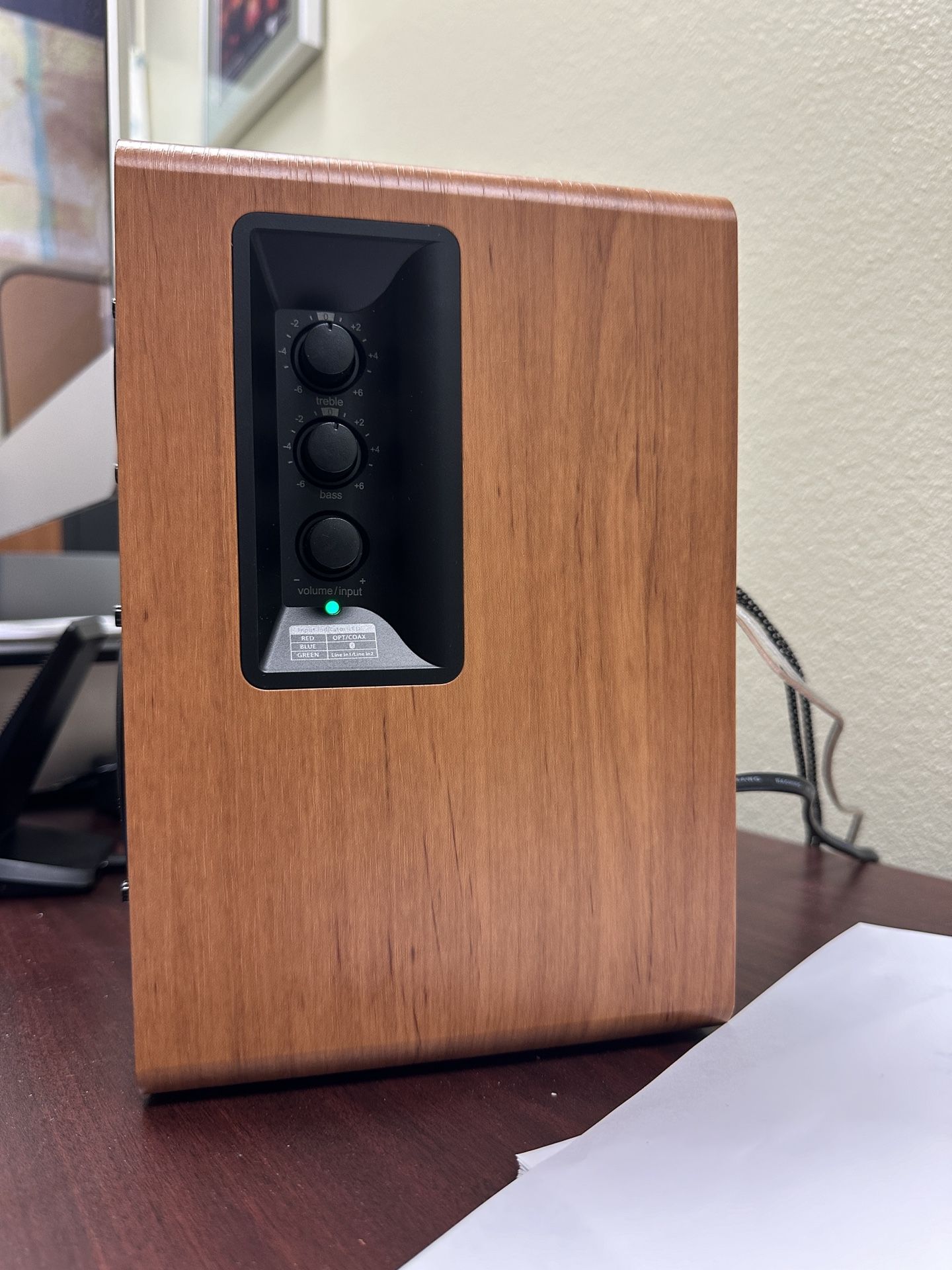 Edifier R1280DB Powered Bluetooth Bookshelf Speakers Optical Input