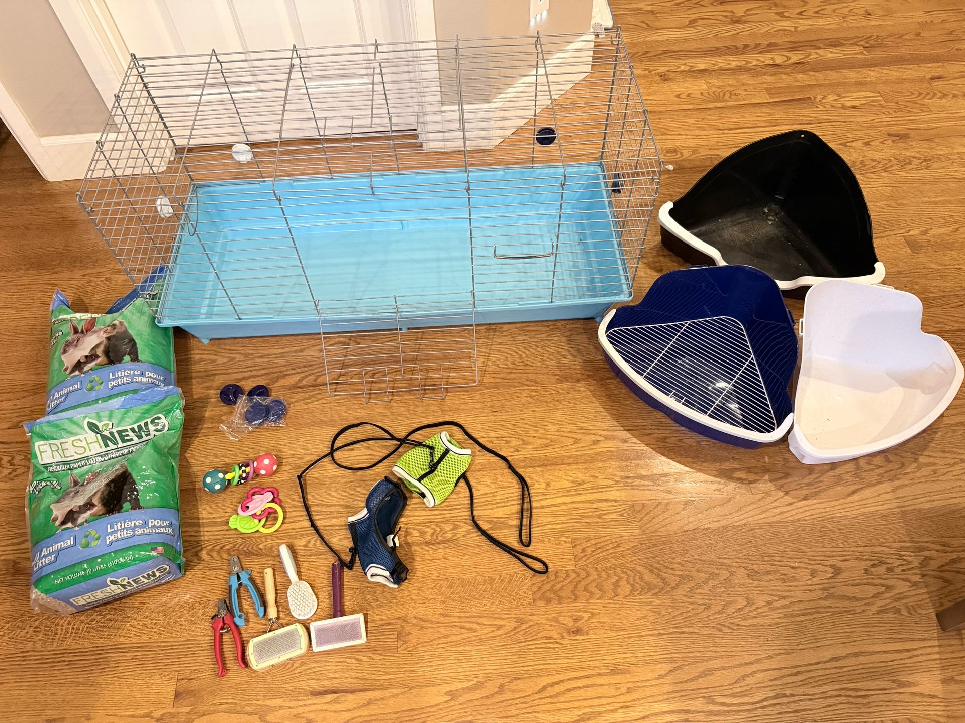 Large Rabbit / Animal Cage & Accessories