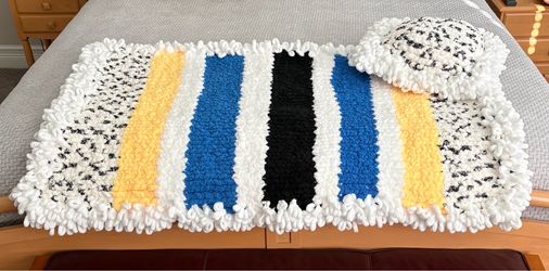 Lapghan With Matching Pillow