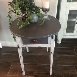 Beautiful End Table Side Table Night Stand For Only $40.00 Pickup In Mesa Near Ellsworth And Ray Ray 
