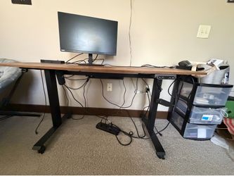 Electric height adjustable standing desk