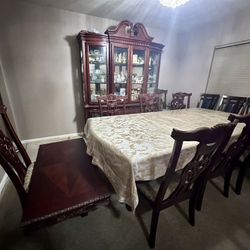 Dining Table Set w/8 Chairs 