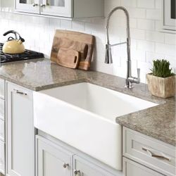 New In Box- Bradstreet II 30 in. Farmhouse Apron Front Undermount Single Bowl Crisp White Fireclay Kitchen Sink