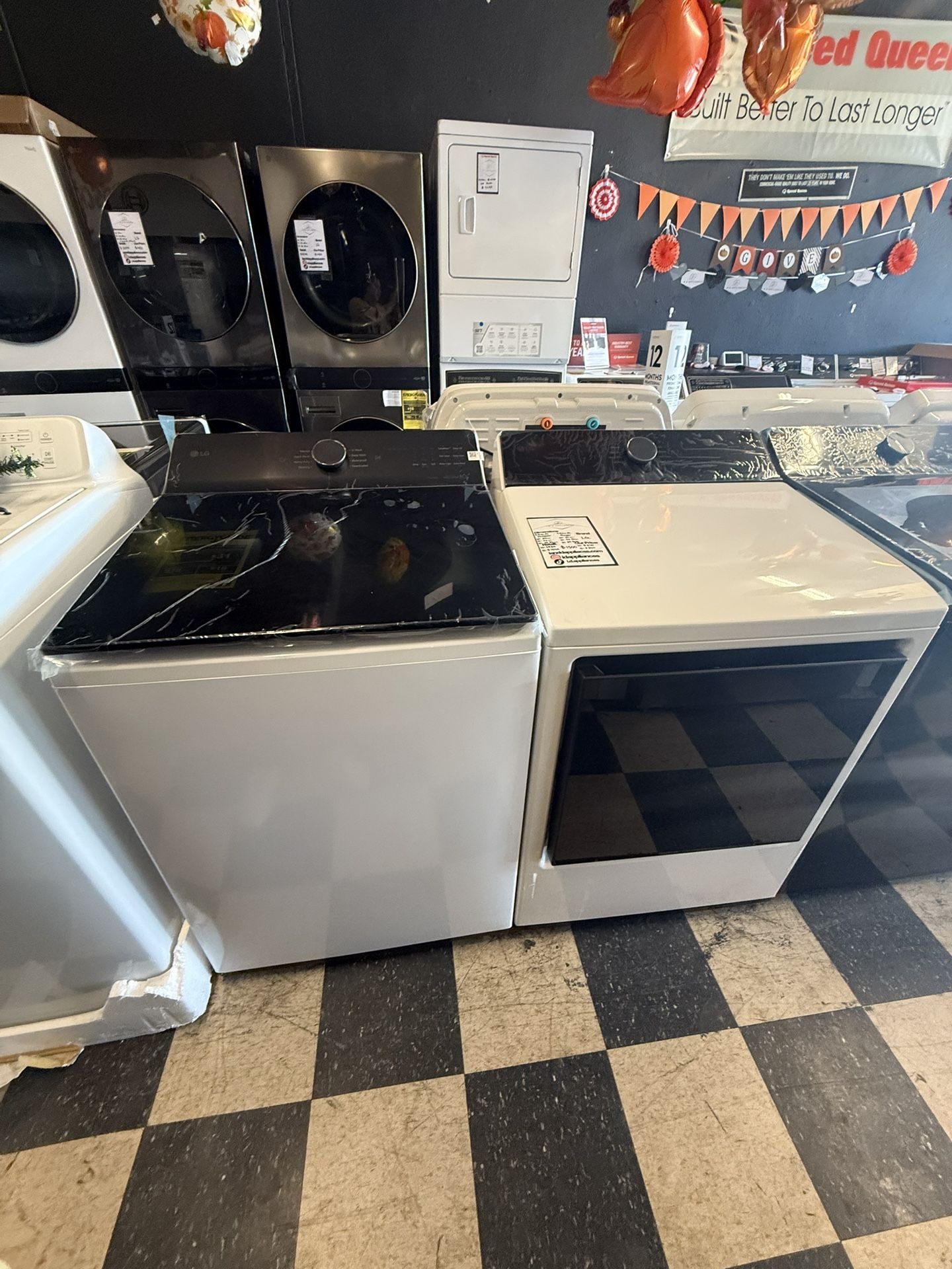 LG Washer And Dryer Set In White 🎄☃️