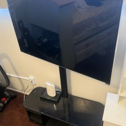Television Grande Con Mueble Y Base 150