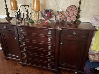 Dining dresser