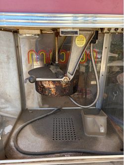 Commercial popcorn machine