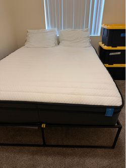 Queen size bed and frame for sale!!