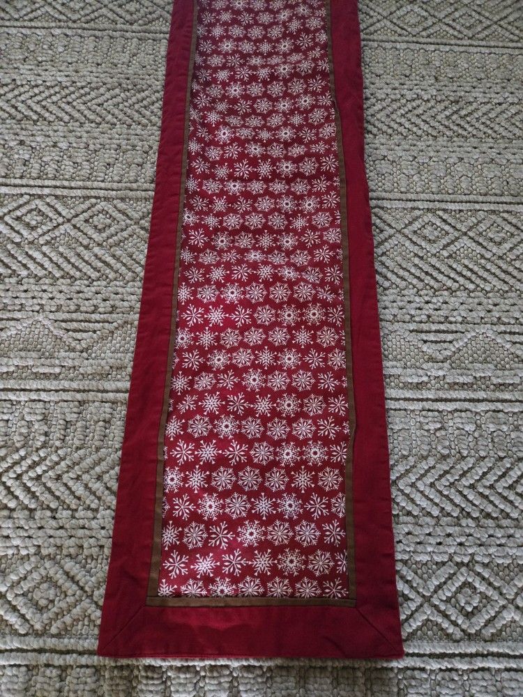 New reversible table runner only $8!