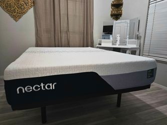 Nectar Premier Memory Foam, Full, Like New, Perfect Condition