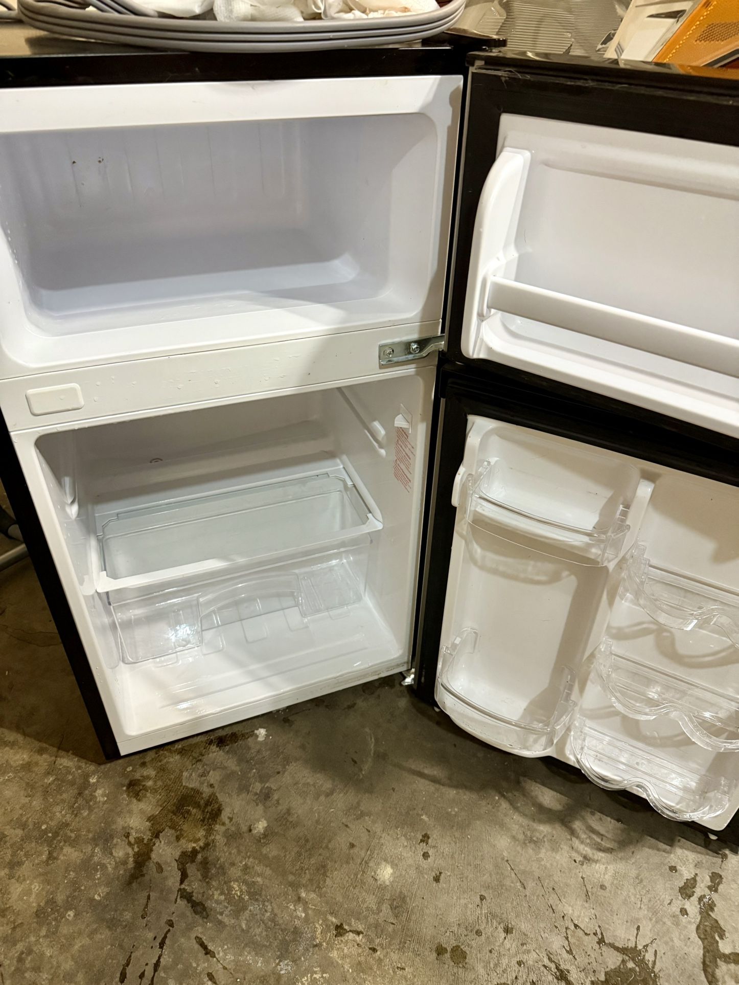 Mini Fridge 