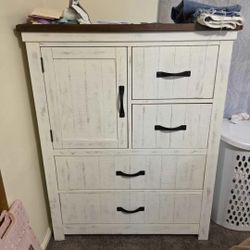 Queen Bed Set/ Everything Has Different Price