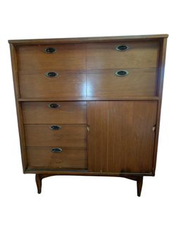 Vintage MAINLINE by HOOKER Mid-Century Modern Highboy Dresser - Walnut 1960s