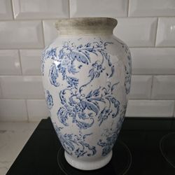 Beautiful Blue And White Floral Vase