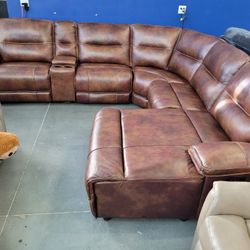 💥 Top Grain Leather Power Sectional - Brand New, Price Slashed!