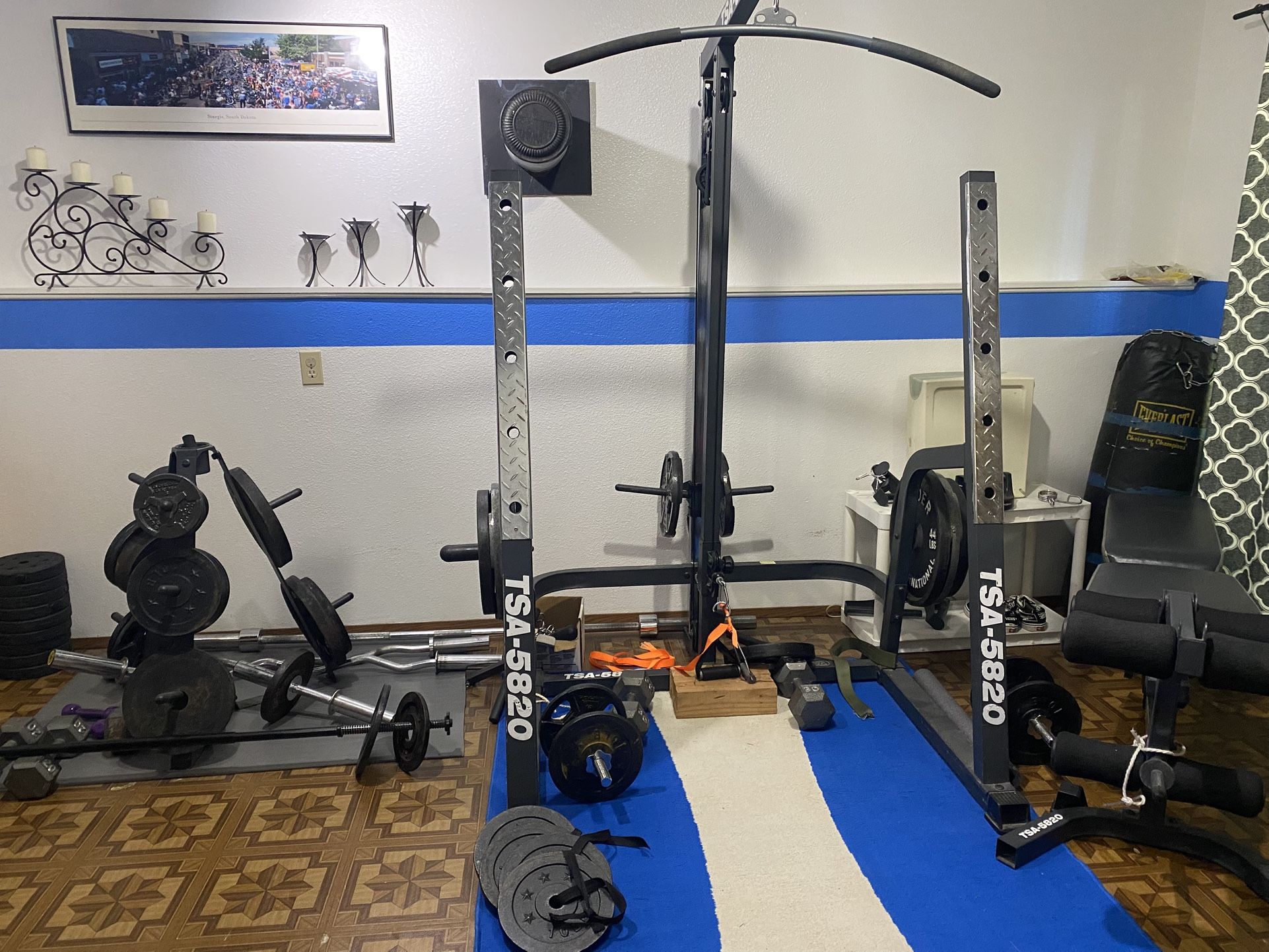 Garage Gym Set With Lots Of Weights