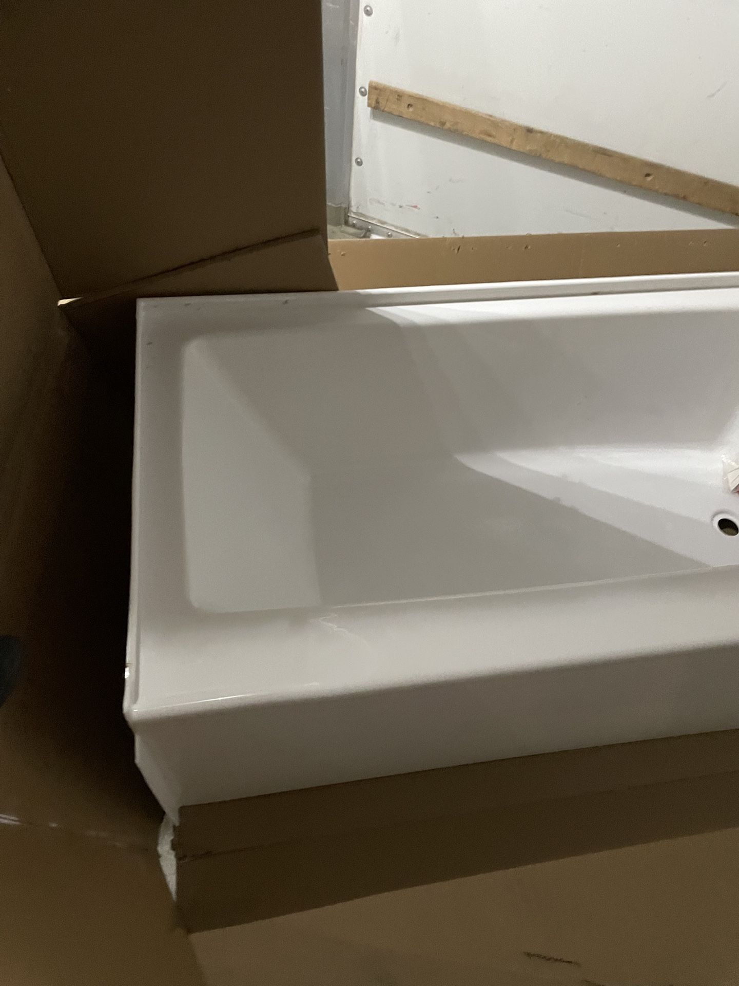 Delta Classic 500 60 in. x 32 in. Alcove Deep Soaking Bathtub with Right Drain in High Gloss White