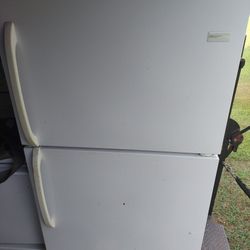 Refrigerator Kenmore 