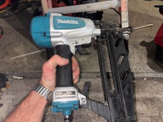 Makita nailer
