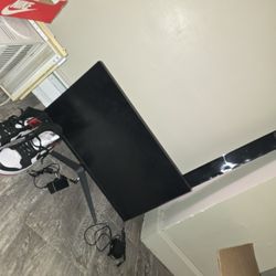 Se Vende Todo De La Foto Bocina Monitor Y Las Tenis Están Nuevas