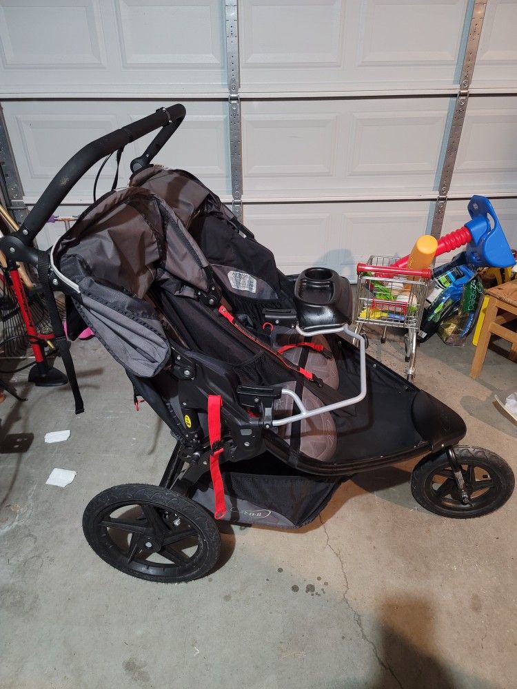 Bob Revolution Pro Double Jogging Stroller for Sale in Issaquah, WA