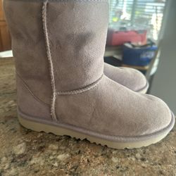 Girls Uggs Size 4 