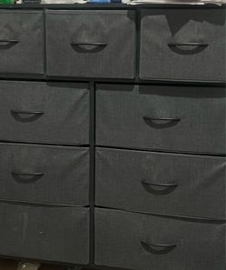 Cloth dresser