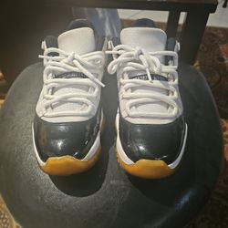Men's Size 9.5 Jordan 11 Low "Concord"