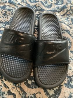Reduced $5.00 Boys Nike Slides