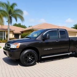13 Nissan Titan SV