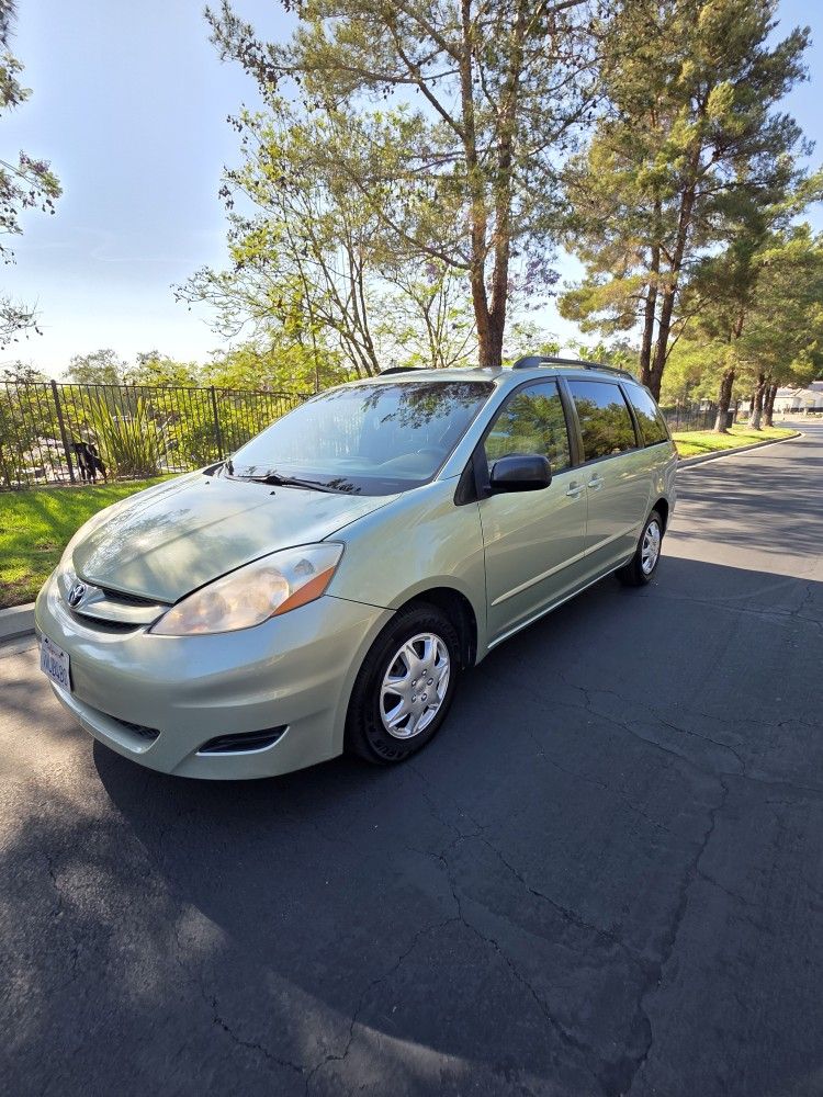 2008 Toyota Sienna