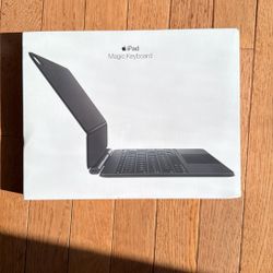 iPad Air 11” Magic Keyboard With Track Pad M2 M3 M4  NEW