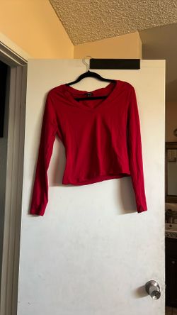 Dark red cropped t shirt