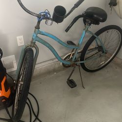 Women’s Huffy Bike.  Cruiser$20