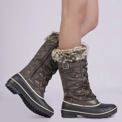 DREAM PAIRS Women's DP Warm Faux Fur Lined Mid Calf Winter Snow Boots! New in box! Size 6!