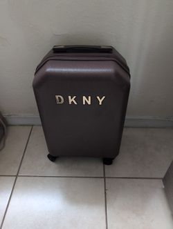 Carry On DKNY