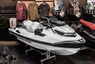 2026 Sea-Doo Gtx™ Limited 325 White Pearl Premium