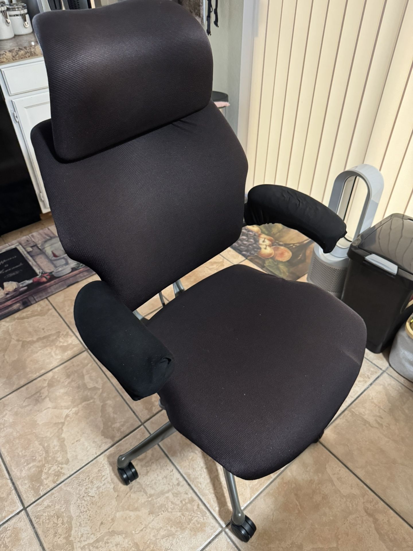 Humanscale Freedom Chair With Headrest