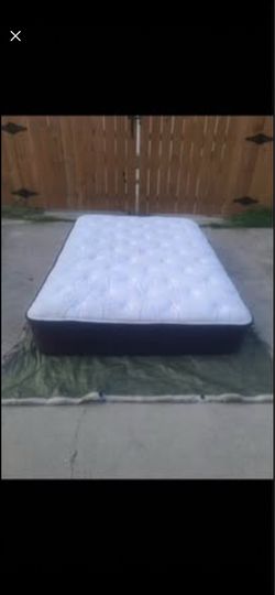 12 INCH THICK FULL SIZE MATTRESS