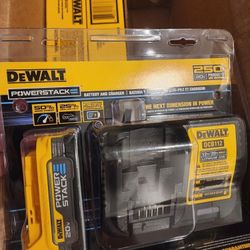 DeWalt 20V MAX POWERSTACK Lithium-Ion Compact Battery Starter Kit with 1.7 Ah Battery and Charger