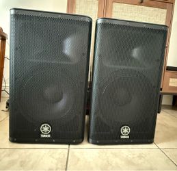 2 Yamahas powered speakers 1100w