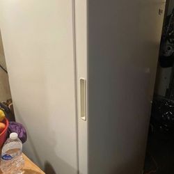 Refrigerator Maytag 