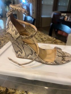 Wedge heel ( Jennifer Lopez)