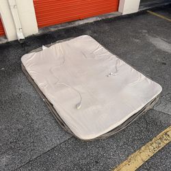 Aerobed Air Mattress With Self Pump (NO PUMP NEEDED)