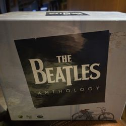 1996 Beatles  Anthology 8 Vhs Tapes Set