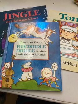 3 Tomie de Paola books