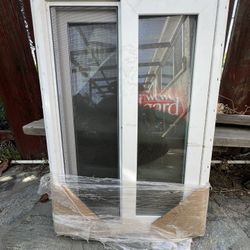 Milgard Window 23 X 35 Slight Crack On Window